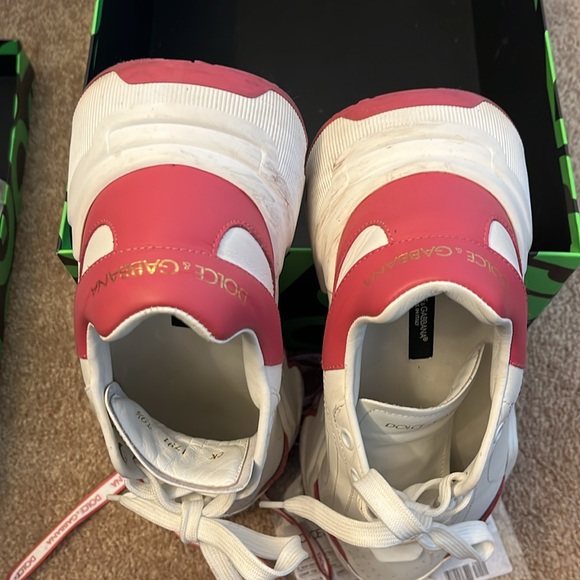 Need lite cleaning , small scuff on right foot shoe. - Picture 3 of 6